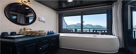 Tour du thuyền Rita 3 ngày 2 đêm trên vịnh Hạ Long